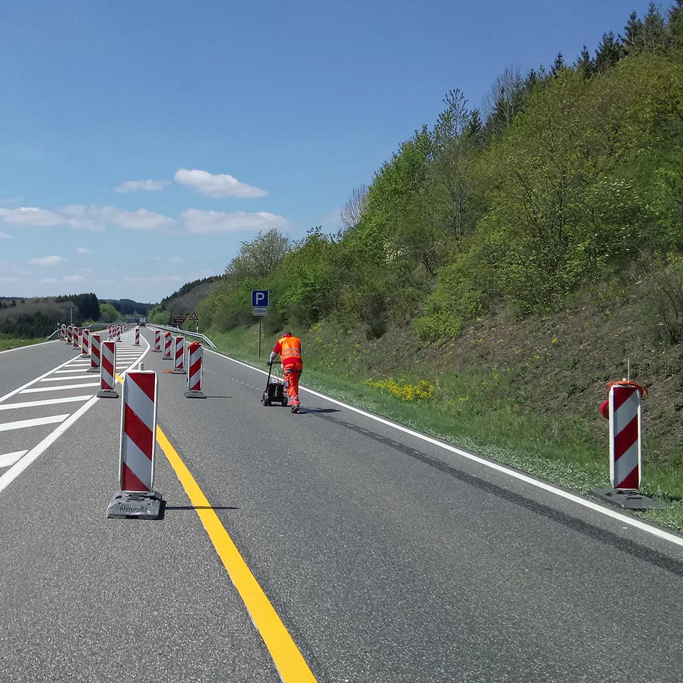 Atendendo às necessidades de autoridades rodoviárias e empreiteiros.