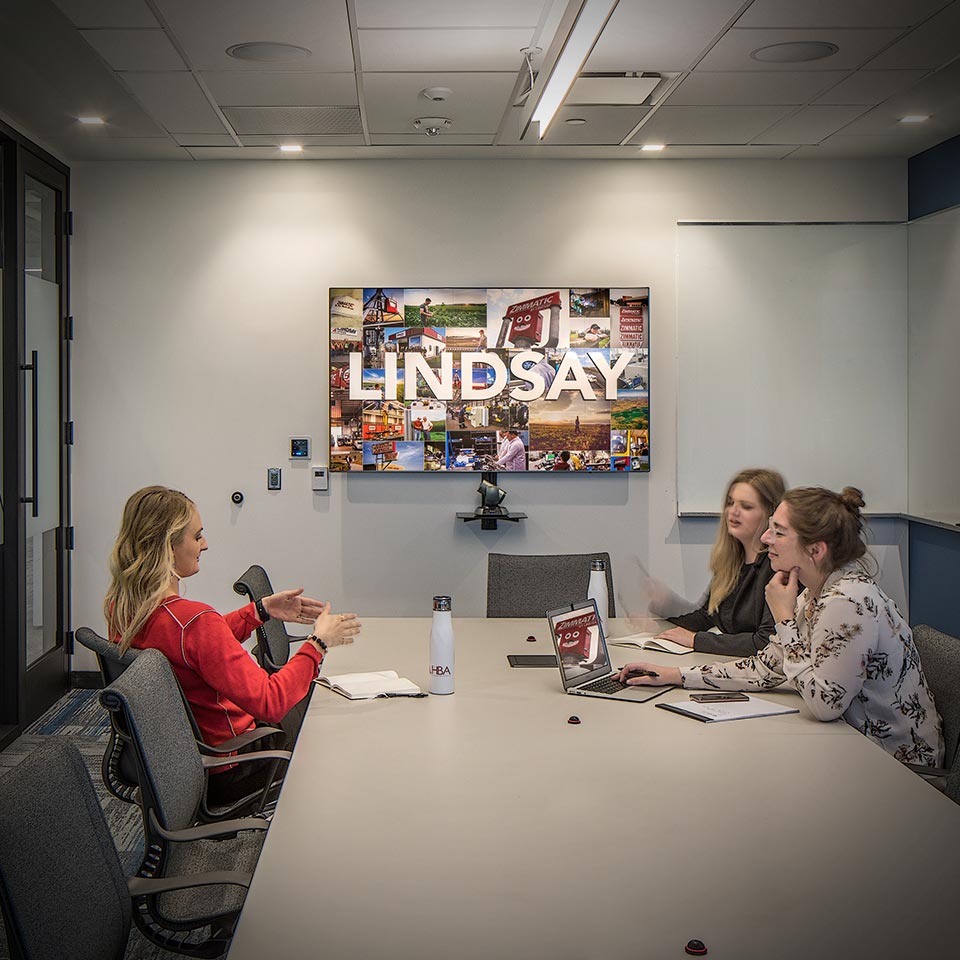 Meet the visionaries behind Lindsay.