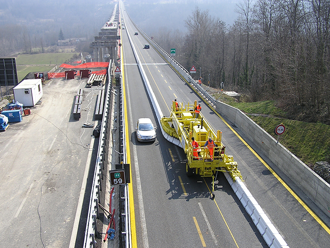 Road Zipper Construction Applications: England A21 and Pesio Bridge, Italy - Case Study